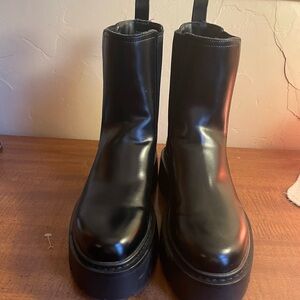 Women’s H&M Black Chelsea Boots